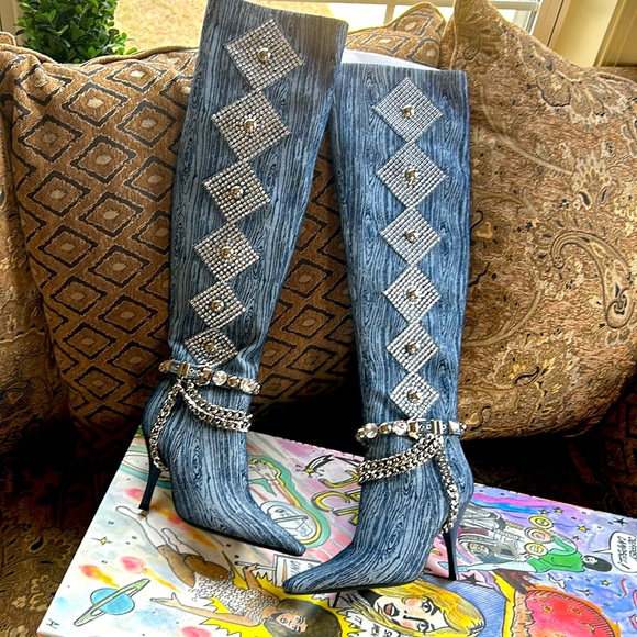 NWT JEFFREY CAMPBELL  DENIM BOOTS WITH SILVER STUDS AND RHINESTONES IN SIZE 6 - Picture 2 of 5
